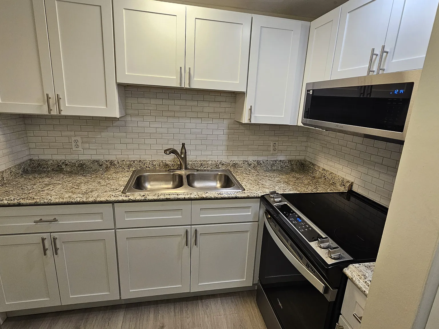 1 bed, 680 sqft, $1,300 — Photo 2