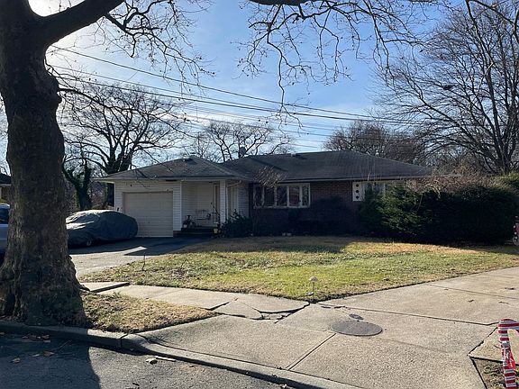 4th image of 1369 Carole Ct
