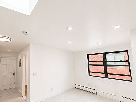 3rd image of 14715 Elm Ave Floor 2