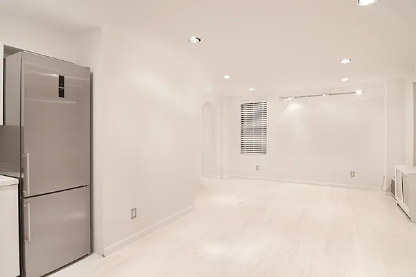 Rented by WAM Partners - William Moses Co. | media 16