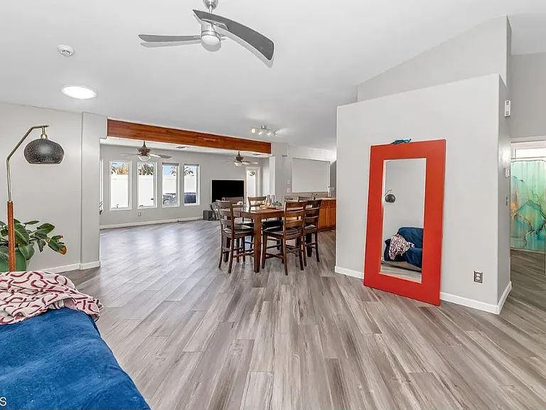 16224 S 40th Pl — Photo 8