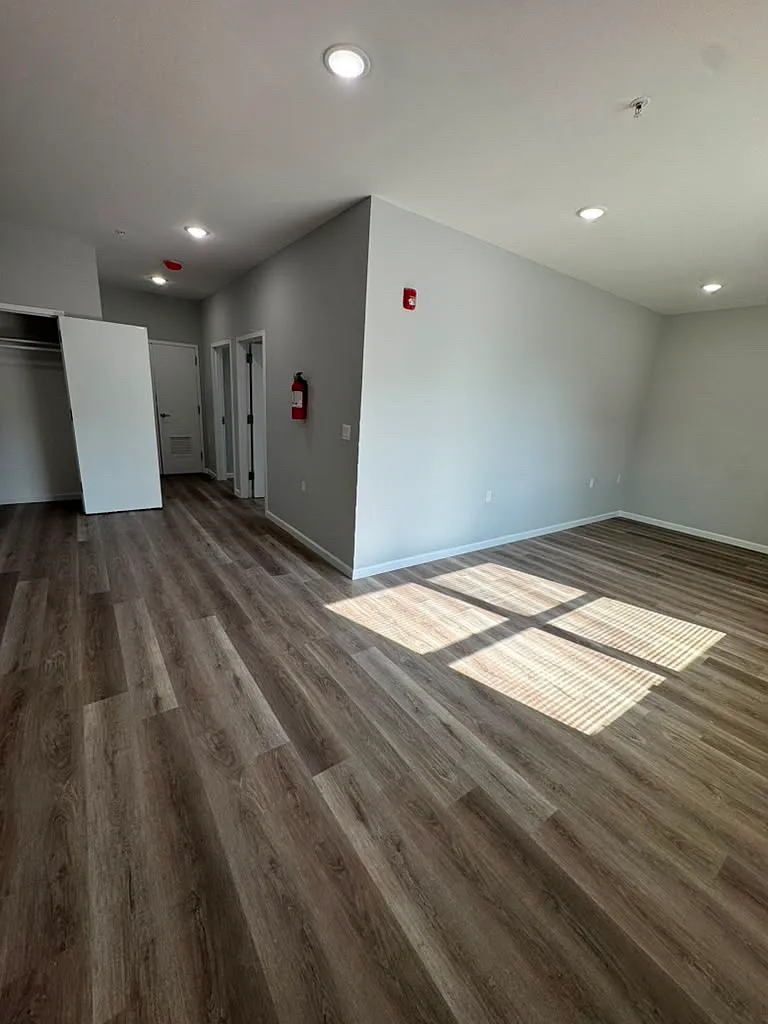 2 bed, $2,331 — Photo 4