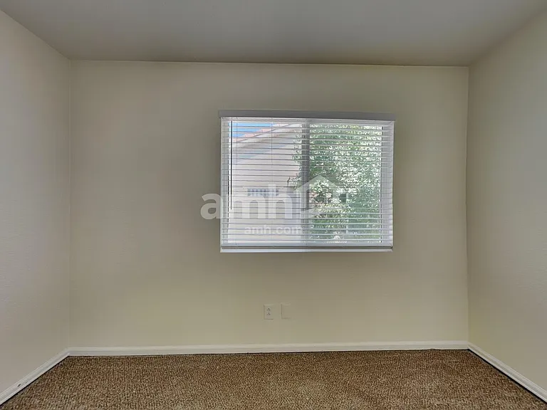 9762 Chambers Dr — Photo 8