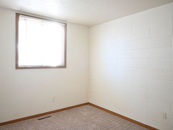 4th image of 2216 12th Ave N #208