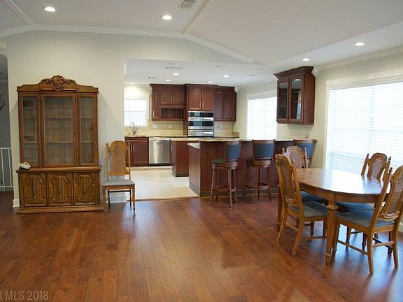 3rd image of 5505 White Pine Dr