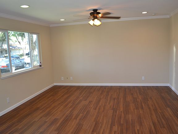 2nd image of 876 Gilchrist Dr APT 1