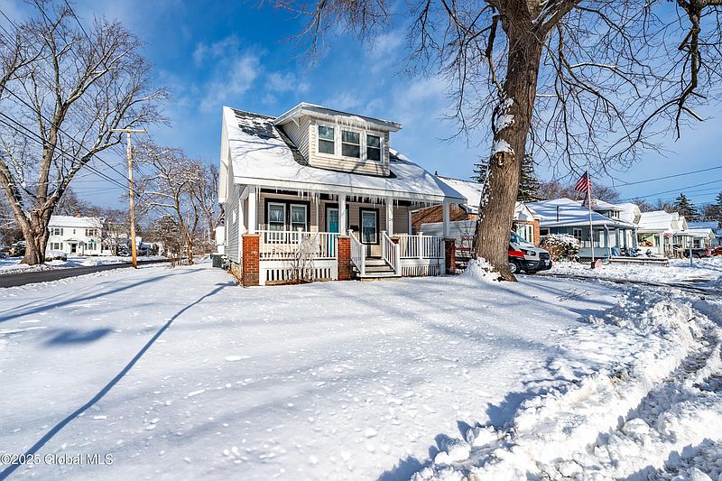 2nd image of 24 Larkin Street