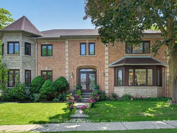 898 Stonehaven Ave, Newmarket, ON L3X 1K7