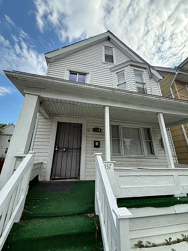 137 W Delavan Ave #1 Photo 1 137 W Delavan Ave #1 Photo 1