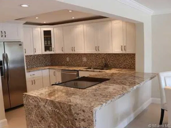 329 SE 3rd St APT 103S, Hallandale, FL 33009
