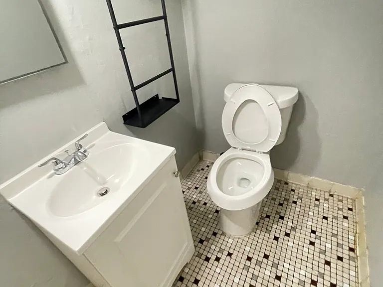 1319 Harbert Ave #5 — Photo 11
