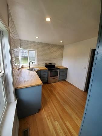 1st image of 619 N Summit Ave