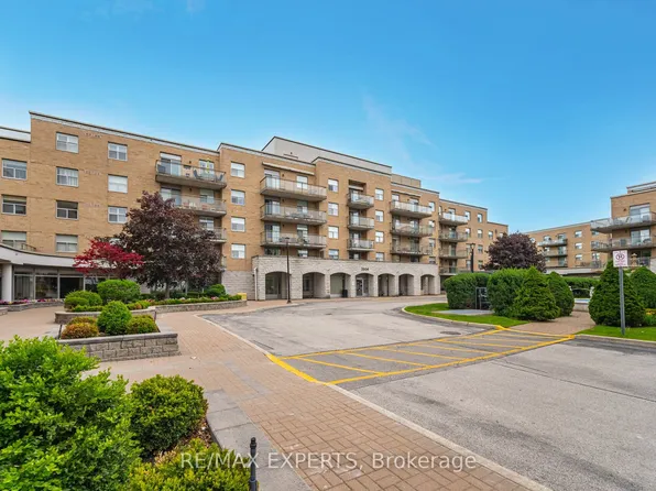 2504 Rutherford Rd #313, Vaughan, ON L4K 5N5