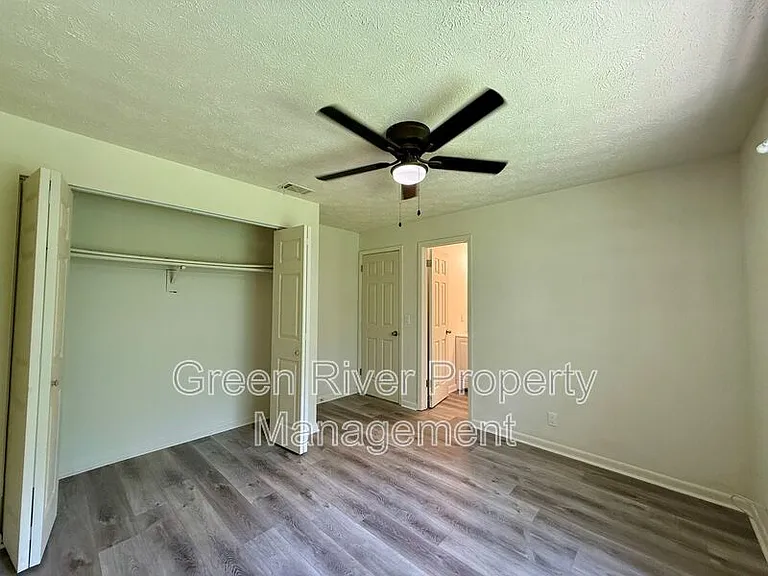 7398 Worthington Rd — Photo 23