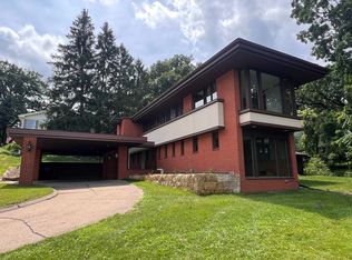 777 Mount Carmel Rd, Dubuque, IA 52003