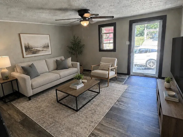 246 Warnock St — Photo 3