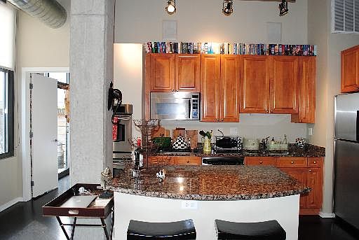 2nd image of 900 N Kingsbury St APT 1160