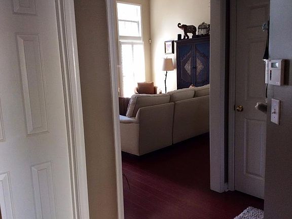 5th image of 506 Stepney Ct SE