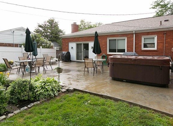 2nd image of 1622 Sutherland Dr