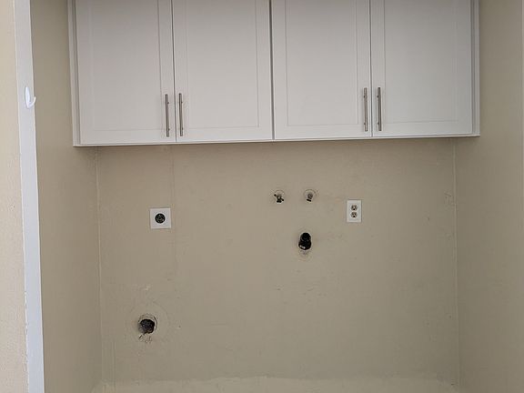 Laundry - washer dryer hookop