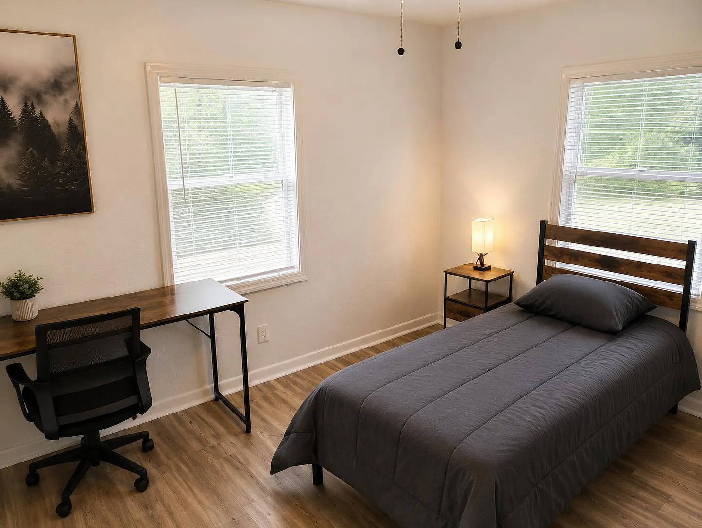 4 bed, 2.0 bath, 2000 sqft, $797 — Photo 1