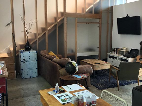 3rd image of 6415 Willoughby Ave
