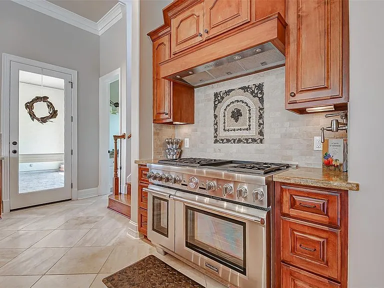 33202 W Haddon Ct — Photo 15