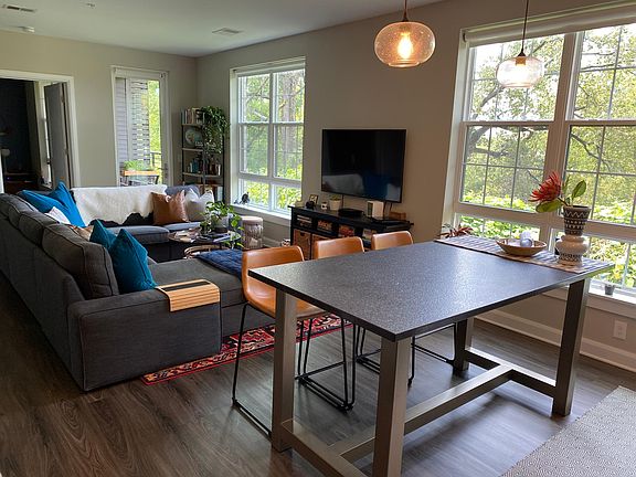 3rd image of 667 Chlois Ln #106