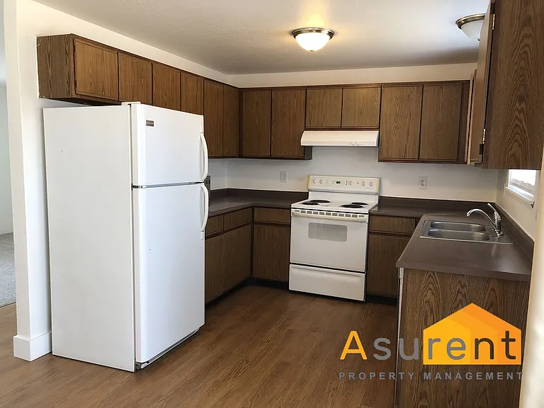 427 Plum St — Photo 2