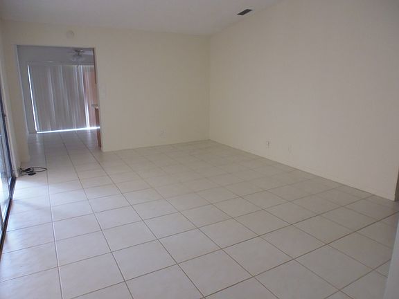 3rd image of 15520 Bottlebrush Cir