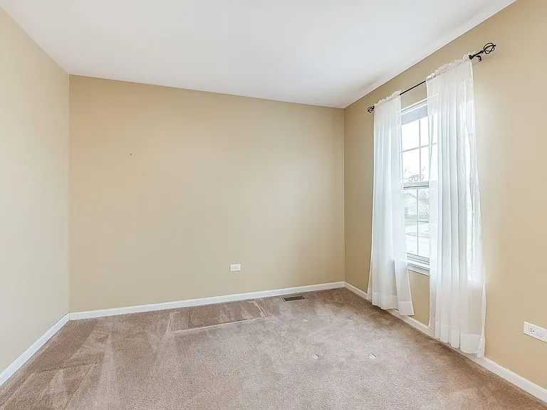 3210 Hoffman St — Photo 6