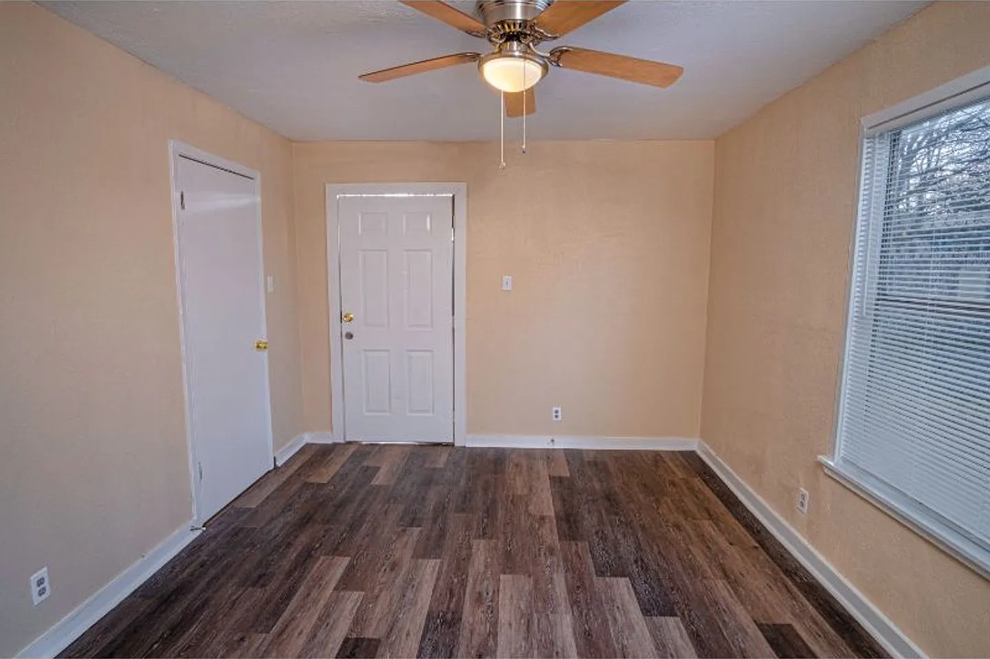 4109 S Presa — Photo 2