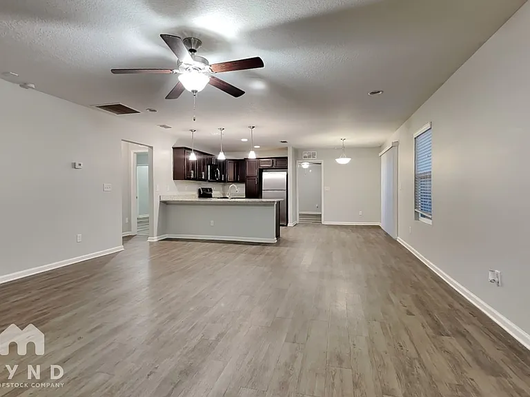 7352 Townsend Village Ln — Photo 5