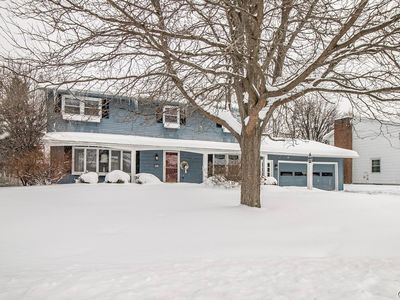 5838 Durham Ln, East Syracuse, NY, 13057