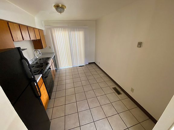 3rd image of 527 E 4th Ave APT 2