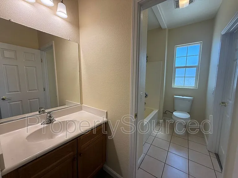 1633 Sparrowhawk St — Photo 47