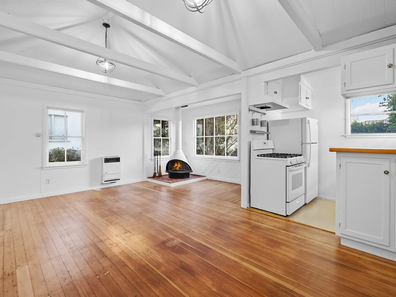 2 bed, 666 sqft, $5,499 — Photo 2