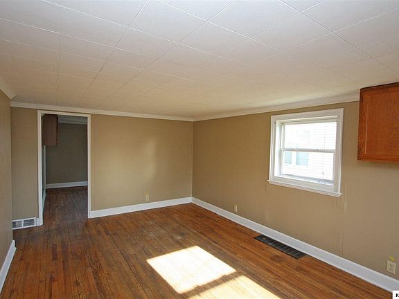 3rd image of 119 S Catherine St