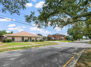 3901 Transcontinental Dr, Metairie, LA 70006