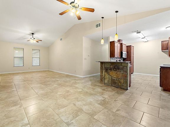 5th image of 53 Persimmon Dr