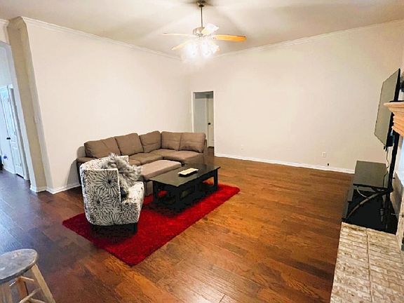 3rd image of 1501 Nettleton Dr