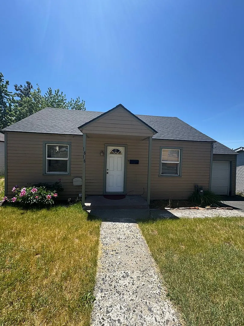 1818 Birch St photo 1