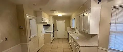 2nd image of 402 Aspen Cir
