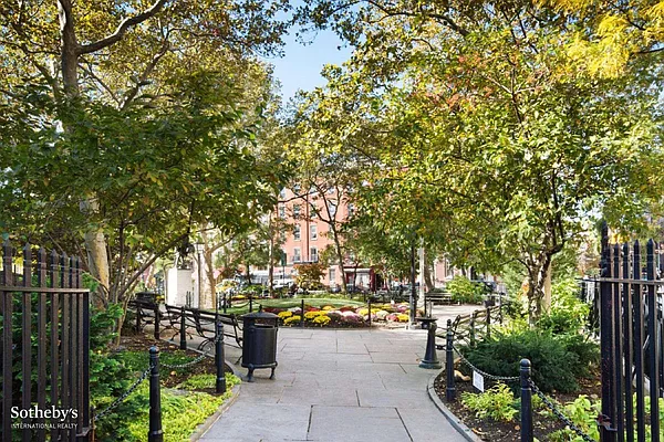 Rented by Sotheby's International Realty | media 28