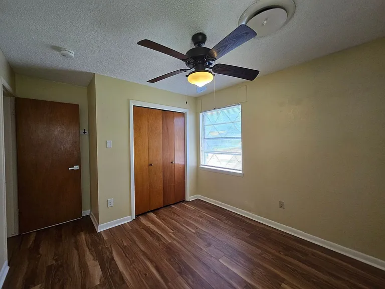 518 Kate St — Photo 14