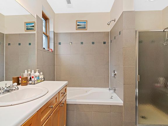 5th image of 1251 N Greenview Ave APT 2