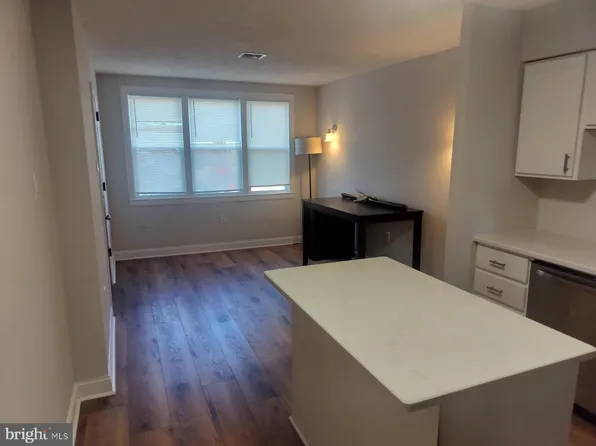934 W Porter St, Philadelphia, PA 19148