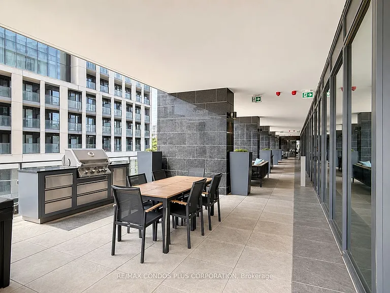 181 Dundas St E #2215 — Photo 26