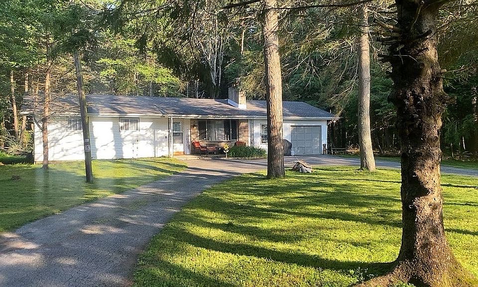 1st image of 15 Blue Spruce Rd