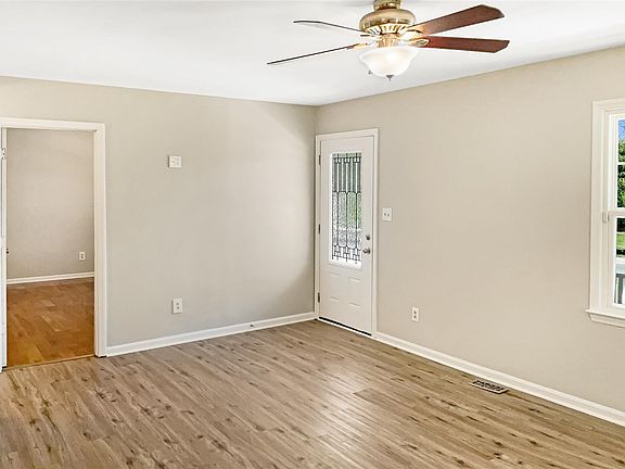3rd image of 708 Lampwick Ct
